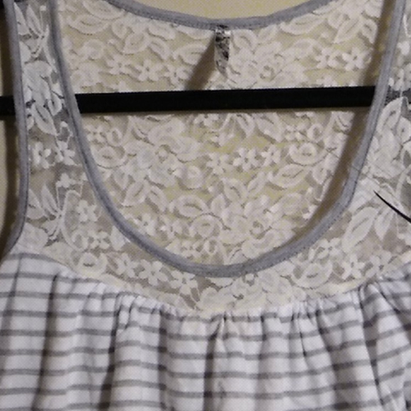 ☆ LYT womens tank size small - Picture 3 of 5